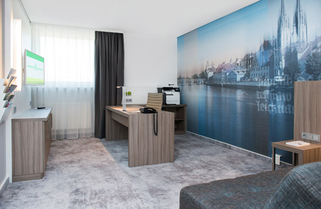 Arbeitsraum der Business-Suite im Atrium Hotel im Gewerbepark Foto Duschner